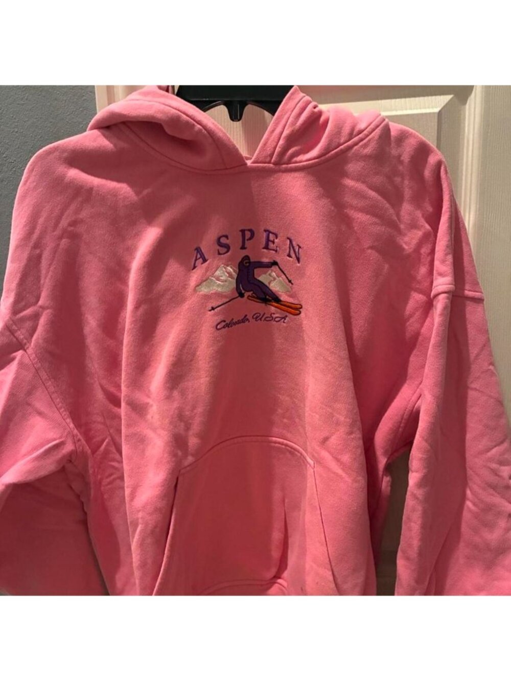 Pink H&M hoodie with Aspen Colorado graphic, size L #colorado #skiing